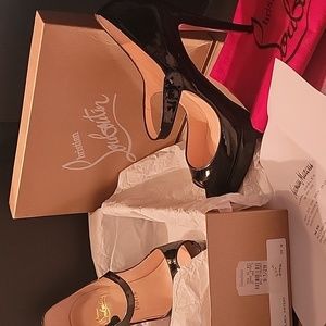 Christian louboutin black patent Iowa Zeppa sz39.5,4.5in heels and 1in p…